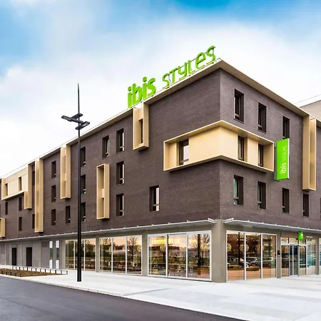 Ibis Styles Versailles 3*