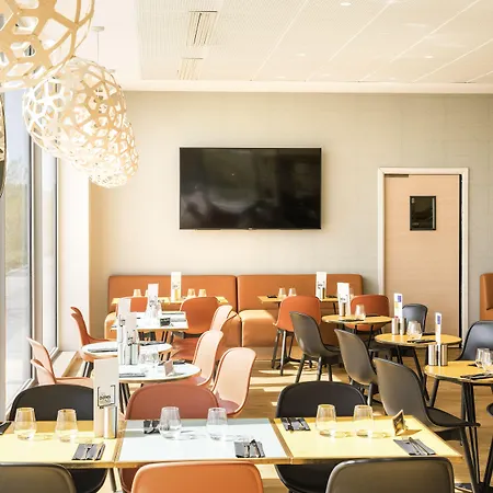 Ibis Styles Versailles 3*