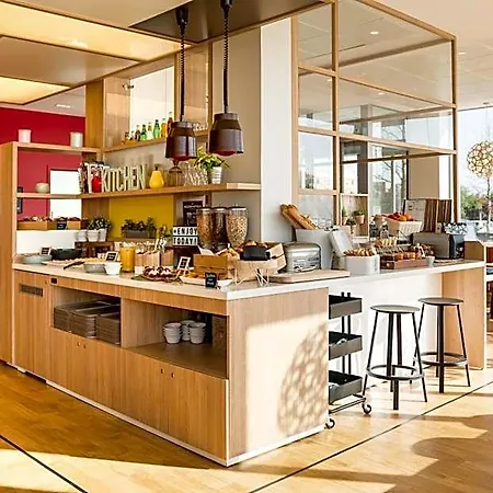 Hotel Ibis Styles Versailles Guyancourt