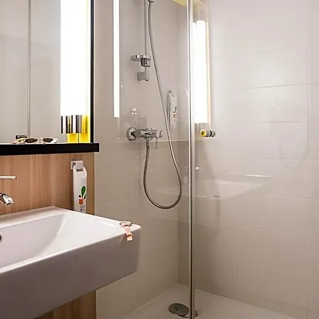 Hotel Ibis Styles Versailles 3*