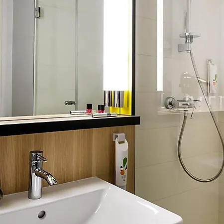 Hotel Ibis Styles Versailles 3*