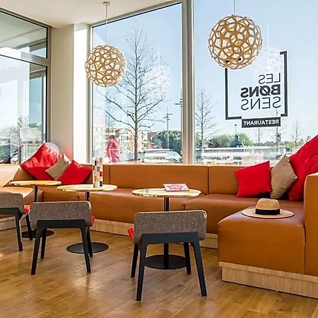Ibis Styles Versailles Hotel