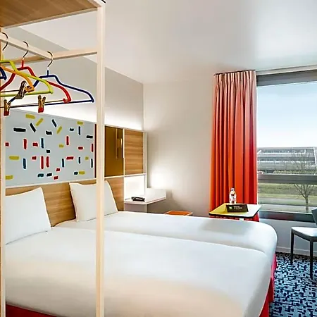 Hotel Ibis Styles Versailles 3*