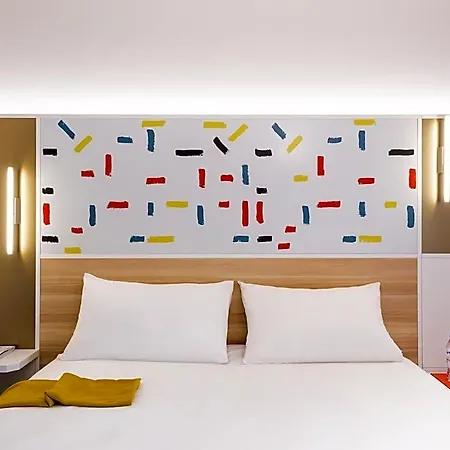Отель Ibis Styles Versailles 3*
