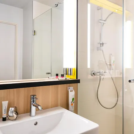 Отель Ibis Styles Versailles 3*
