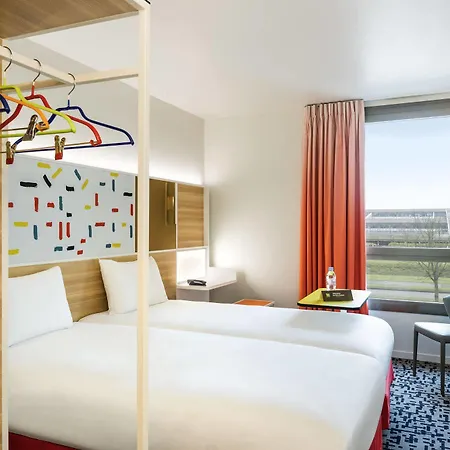 Ibis Styles Versailles Guyancourt 3* Guyancourt