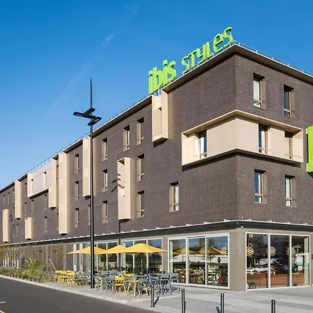 Отель Ibis Styles Versailles Гиянкур