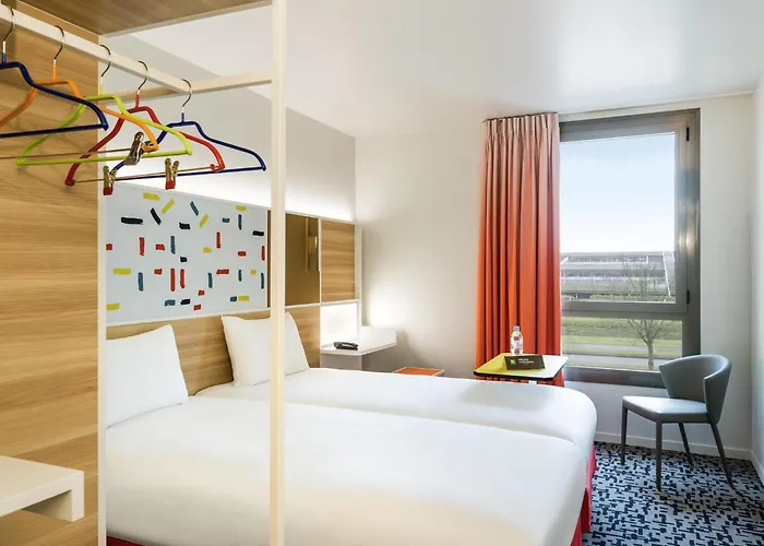 Ibis Styles Versailles Hotel 3*
