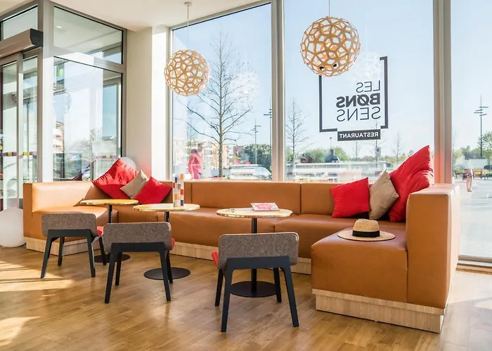 Ibis Styles Versailles Hotel 3*